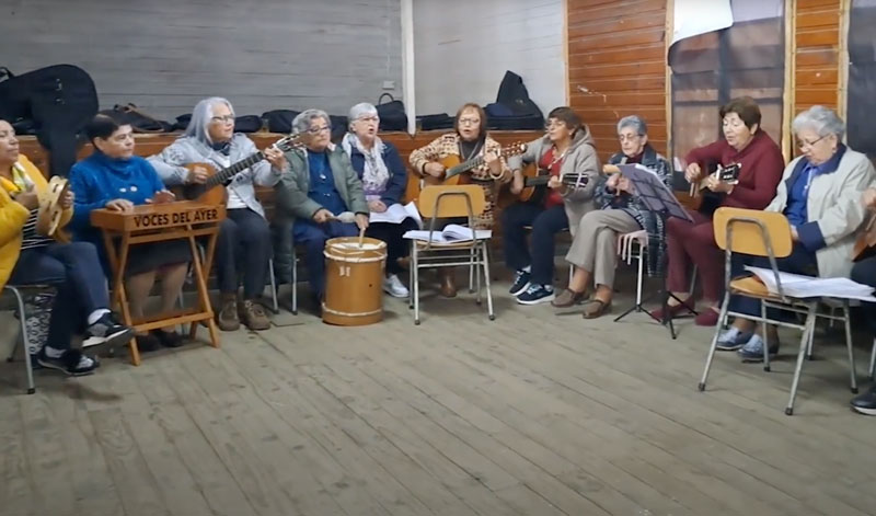 Voces del Ayer: Un Conjunto Más Vivo que Nunca