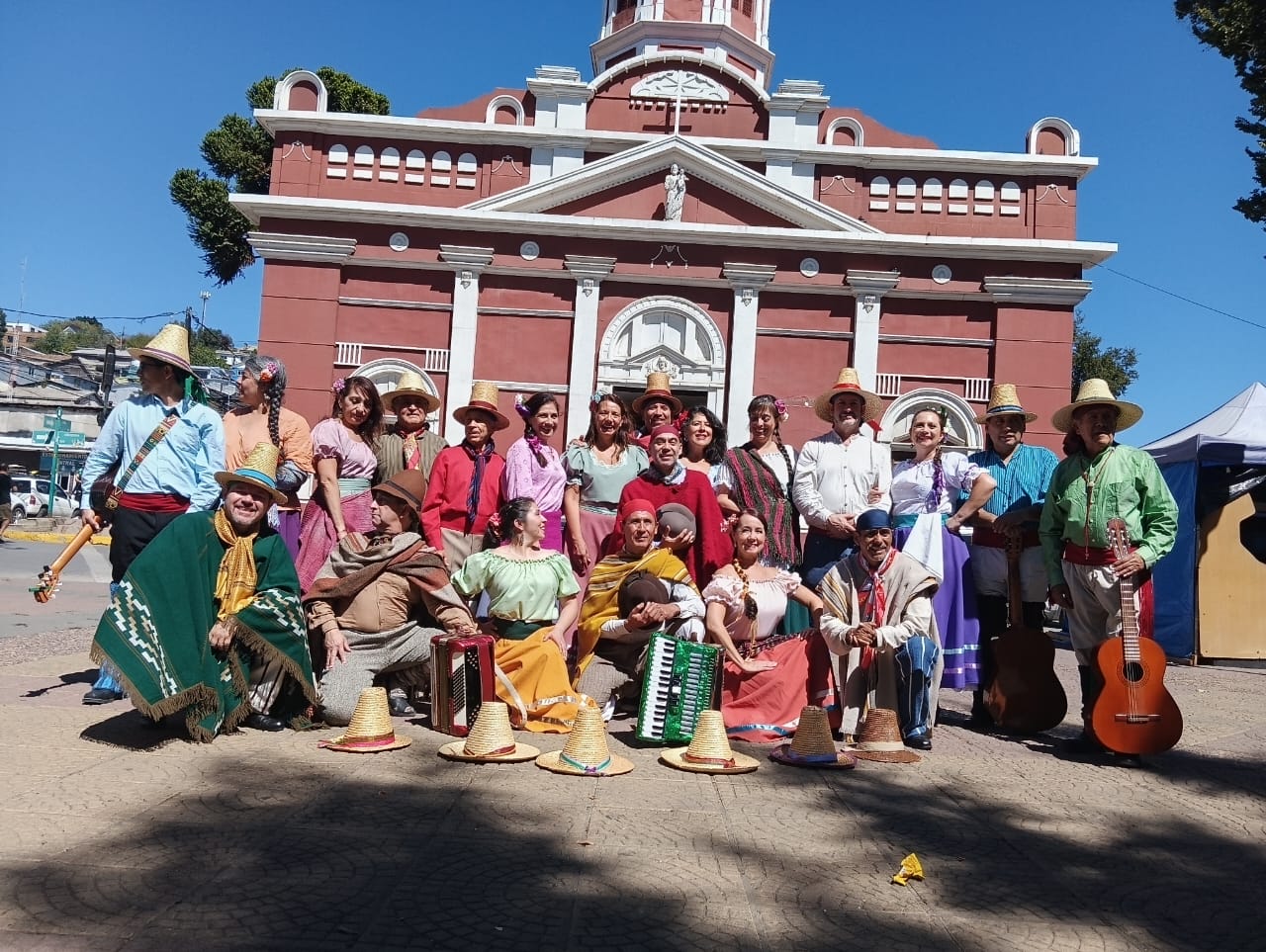 XI Encuentro Internacional de Folklore y Danzas Latinoamericanas: Un Éxito Rotundo en Constitución